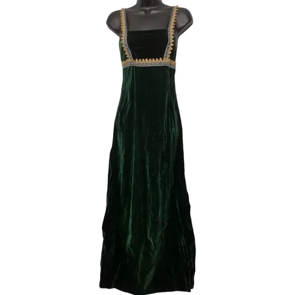 green velvet renaissance dress Emerald Velvet Renaissance Dress